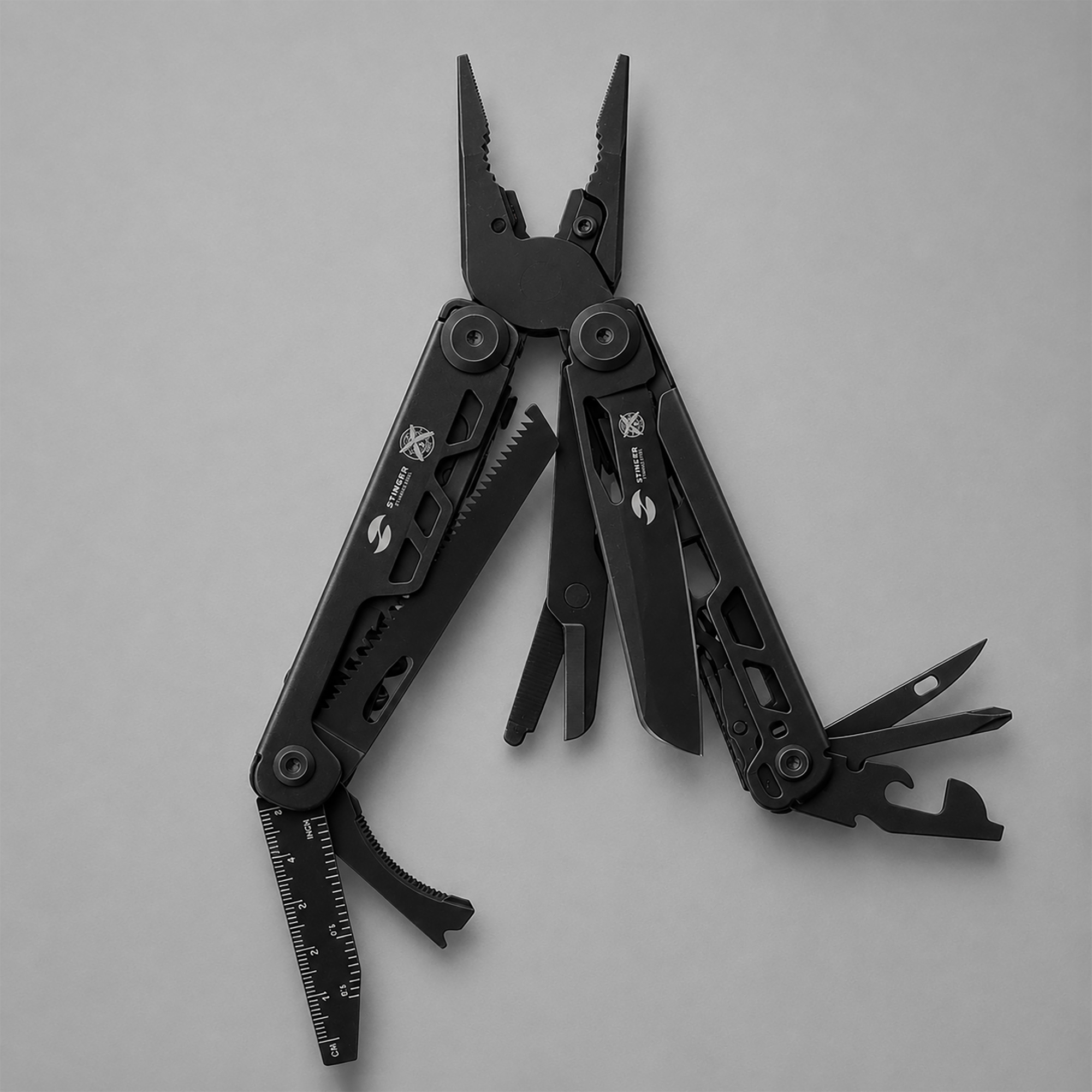 Мультитул Stinger, 113 х 19 мм, 19 функций, сталь, черный, в картонной коробке, в комплекте нейлоновый чехол