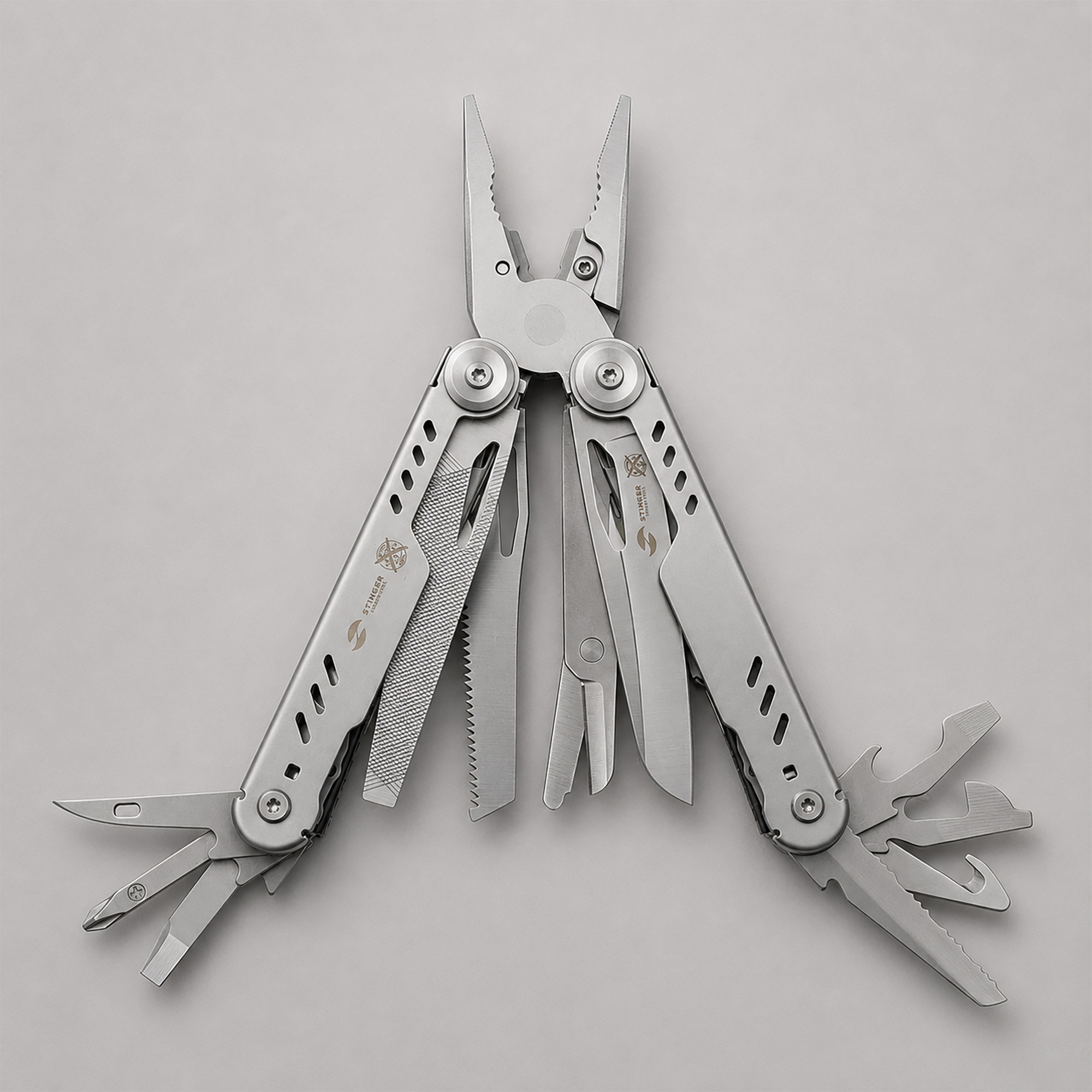 Мультитул Stinger, 110 х 27 мм, 21 функция, сталь, серебристый, в картонной коробке, в комплекте нейлоновый чехол