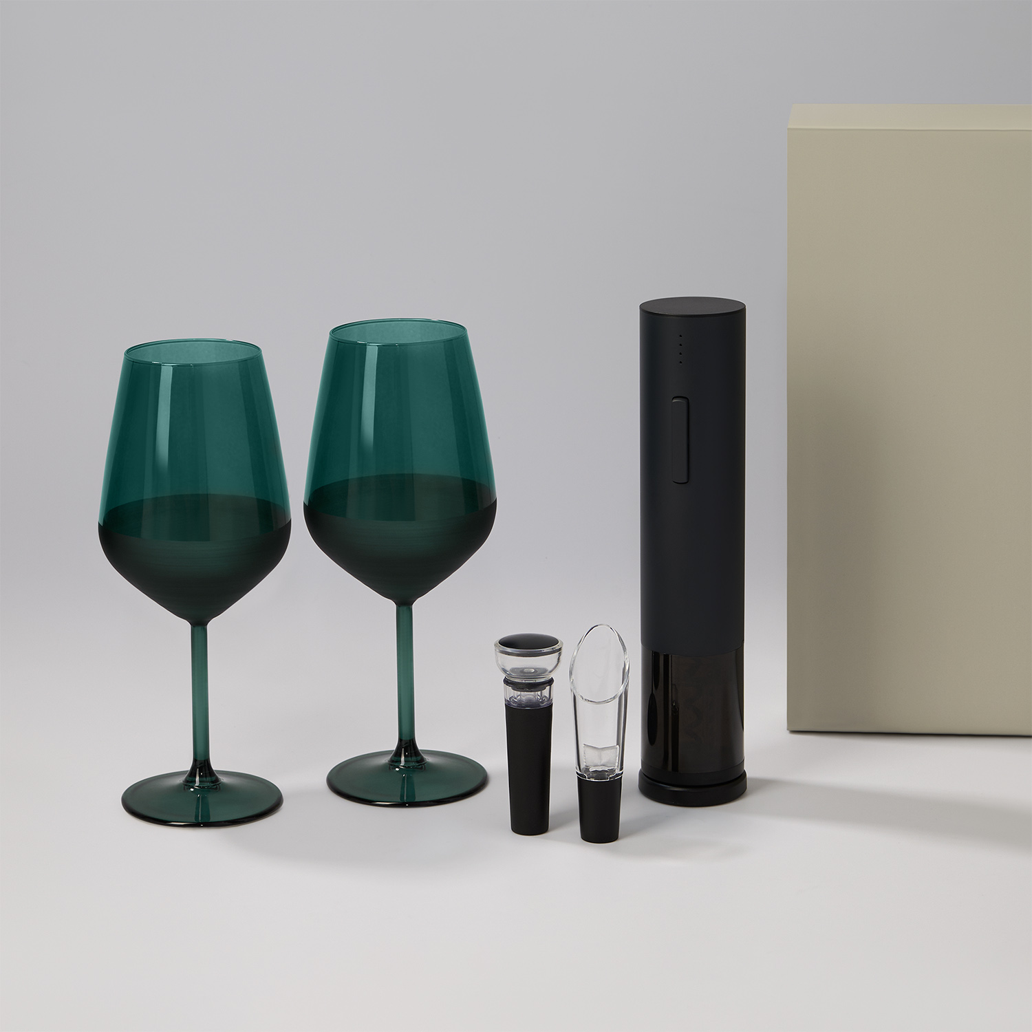 Подарочный набор 2 бокала для вина Emerald + набор для вина Sacramento в серой коробке